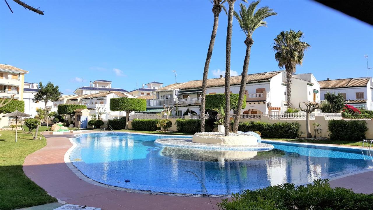 Lovely Apartment Near The Beach In Sunny La Mata 托雷维耶哈 外观 照片