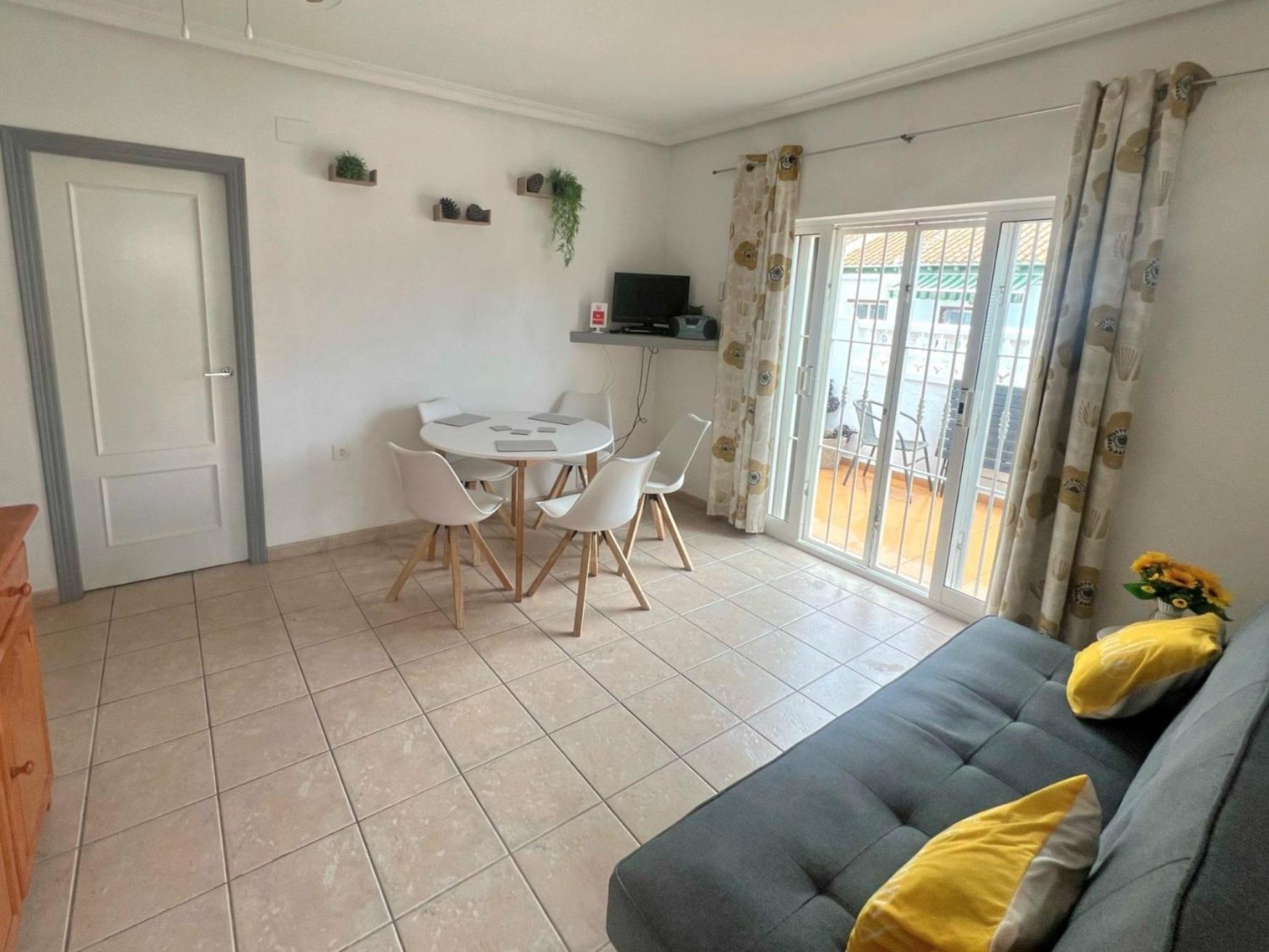 Lovely Apartment Near The Beach In Sunny La Mata 托雷维耶哈 外观 照片